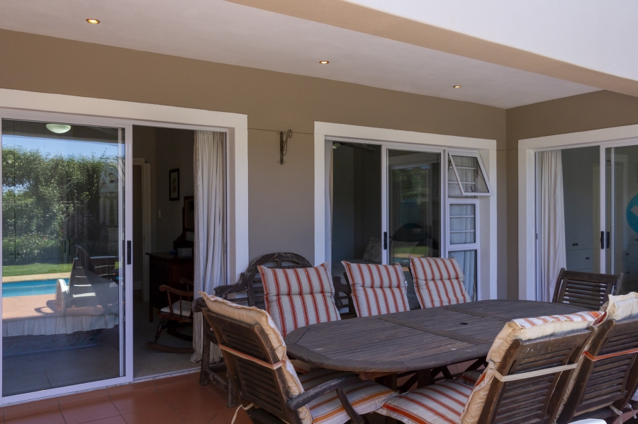 5 Bedroom Property for Sale in Kleinemonde Eastern Cape